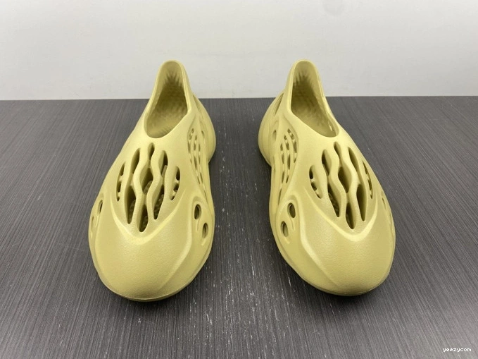 Sulfur GV6775 RNNR Yeezy Adidas Foam 0825